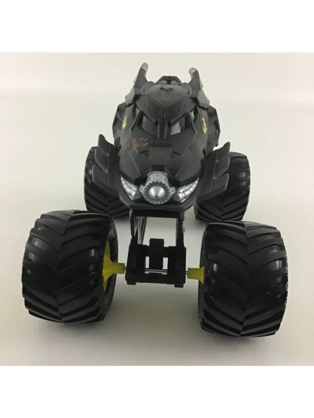 Monster Jam DC Comics LG 1:24 Batman Truck True Metal Diecast 2021 Spin Master